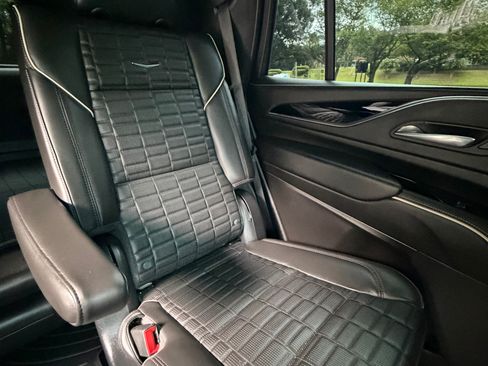 Used 2024 Cadillac Escalade Sport Platinum AWD/4WD image 13