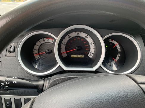 Used 2014 Toyota Tacoma 2WD Access Cab image 12