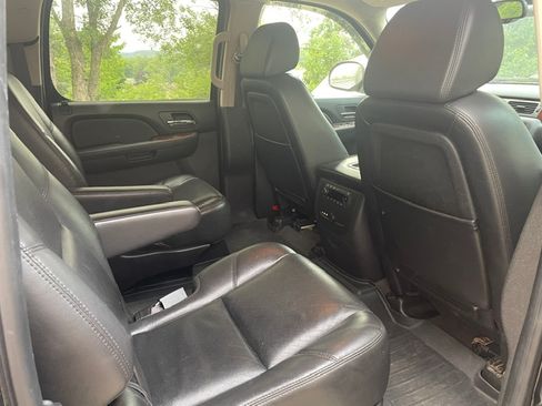Used 2009 Chevrolet Suburban LTZ AWD/4WD image 12