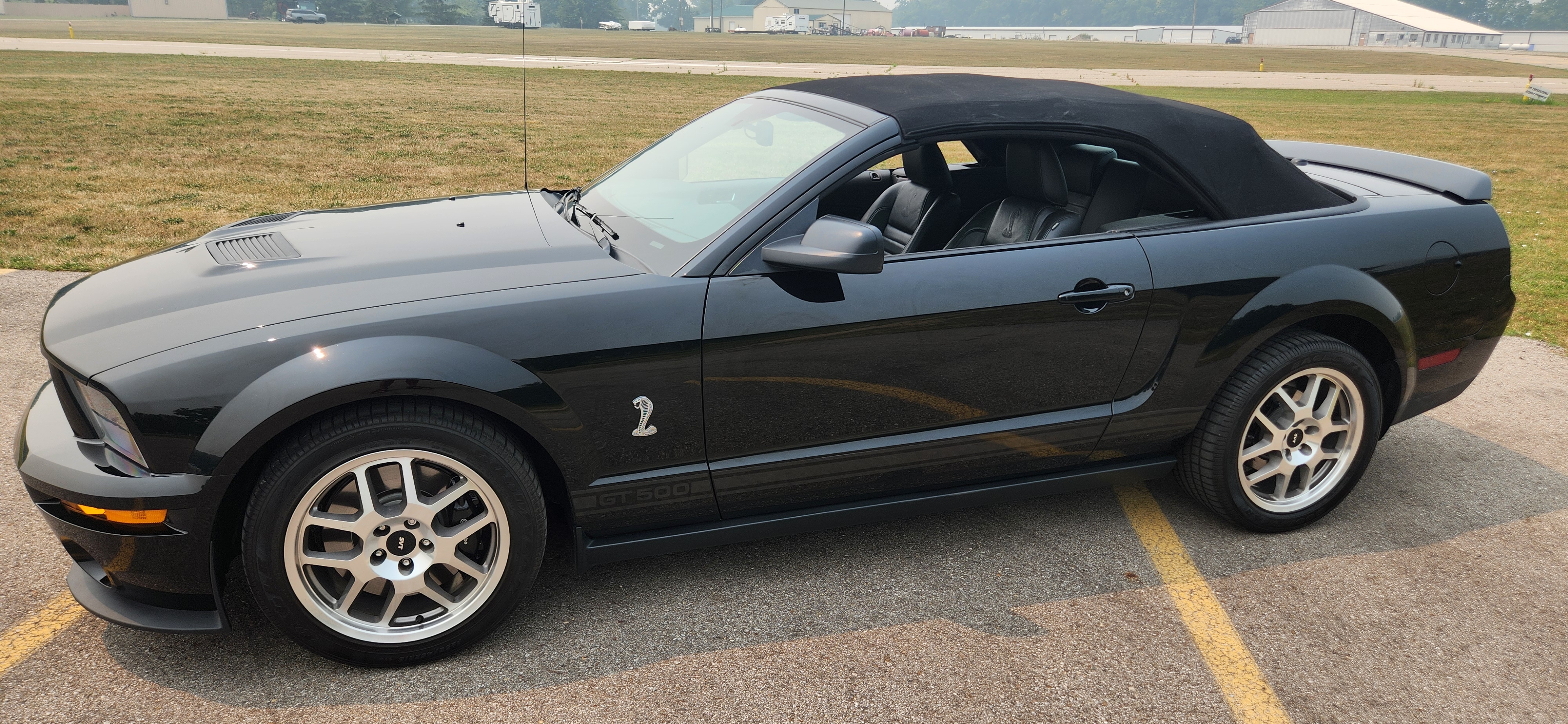 Used 2009 Ford Mustang Shelby GT500 RWD image 4