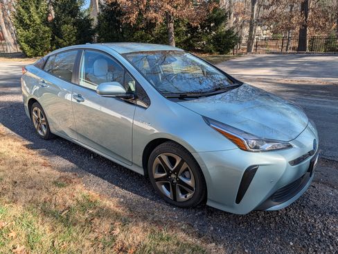 Used 2019 Toyota Prius Limited image 1