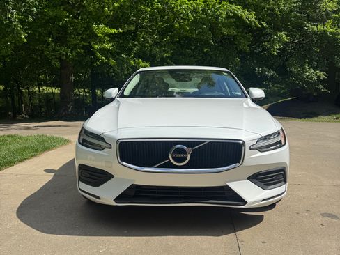 Used 2020 Volvo S60 T6 Momentum w/ Premium Package AWD/4WD image 2