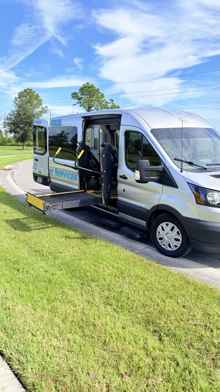 Used 2015 Ford Transit 350 XL RWD image 1