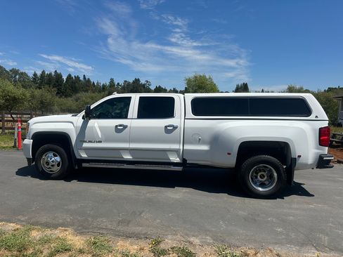 Used 2016 GMC Sierra 3500 Denali w/ Duramax Plus Package AWD/4WD image 6