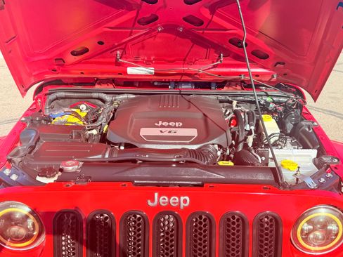 Used 2016 Jeep Wrangler Unlimited Sport image 11