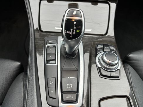 Used 2013 BMW 550i xDrive Sedan image 18