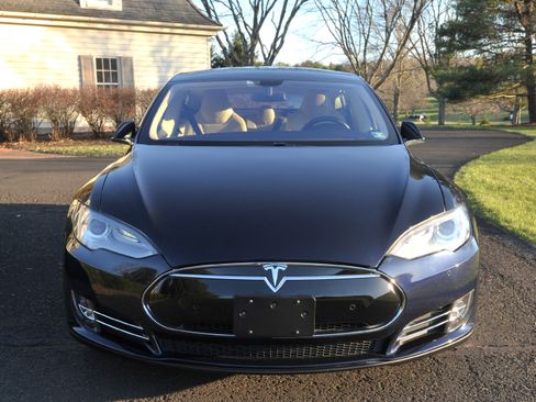 Used 2014 Tesla Model S image 9