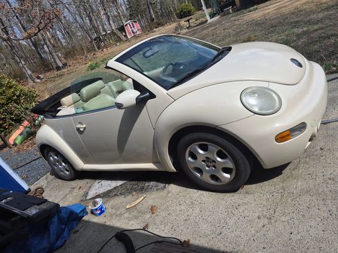 Used 2003 Volkswagen Beetle GLS image 3