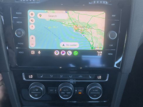 Used 2019 Volkswagen Golf 4-Door image 14