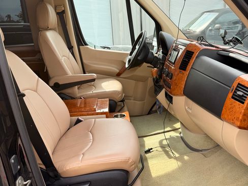 Used 2015 Mercedes-Benz Sprinter 3500 image 10