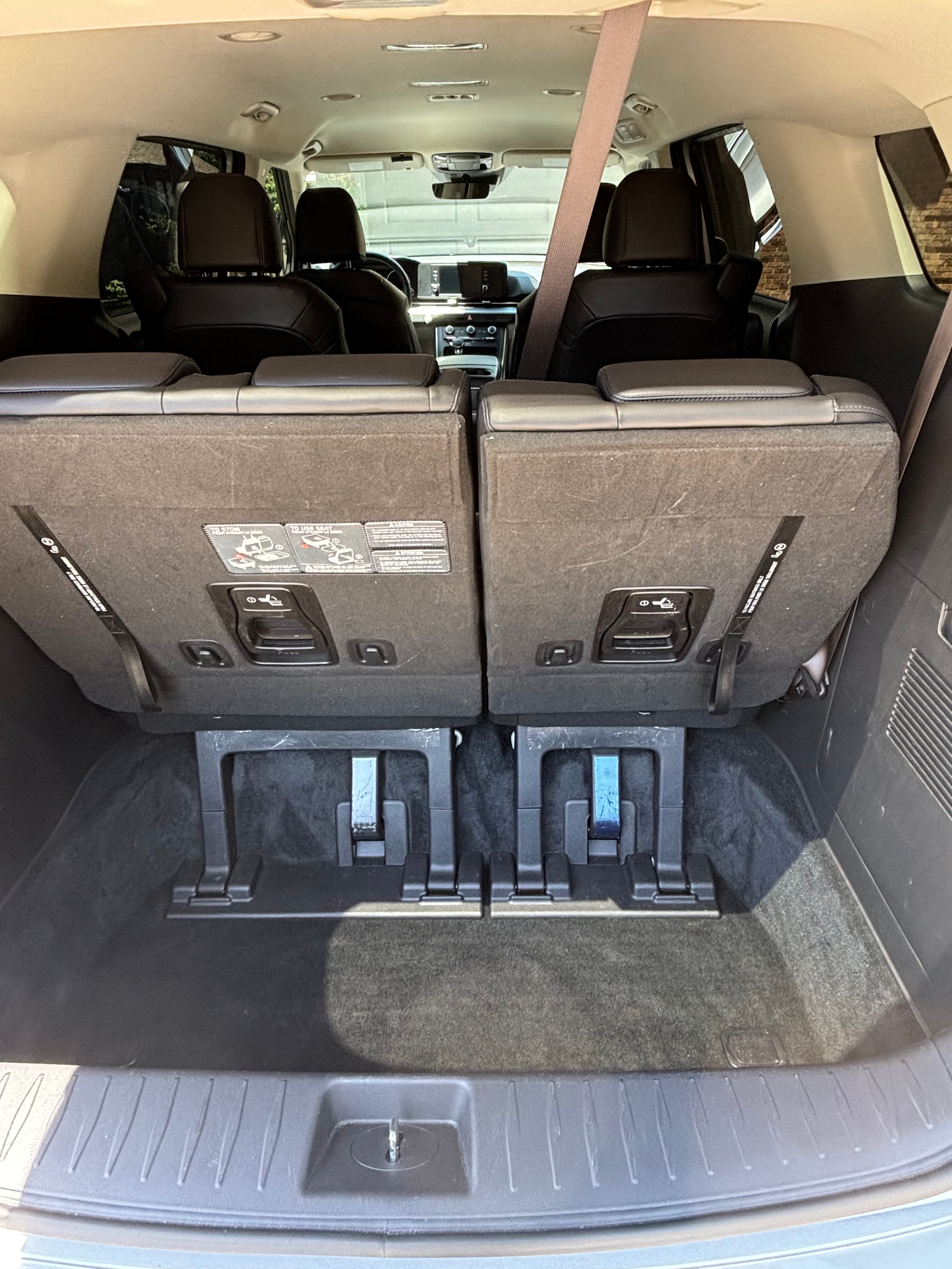 Used 2023 Kia Carnival LX FWD image 21