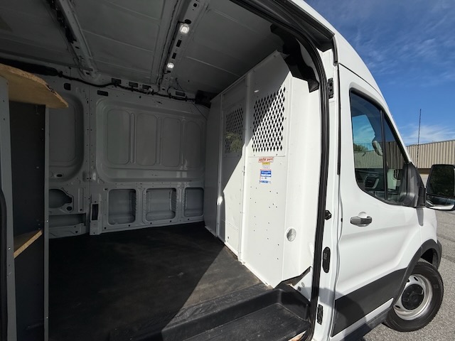 Used 2024 Ford Transit 250 148 Medium Roof RWD image 18