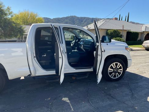 Used 2018 Toyota Tundra SR5 image 16