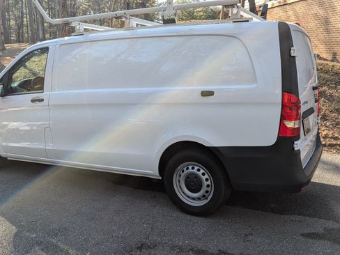 Used 2023 Mercedes-Benz Metris image 5