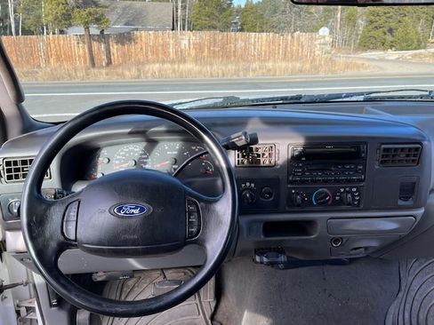Used 2004 Ford F250 XLT image 9