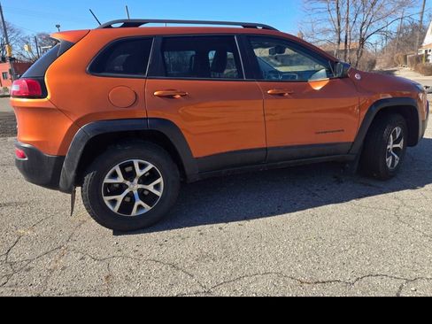 Used 2014 Jeep Cherokee Trailhawk w/ Comfort/Convenience Group AWD/4WD image 4