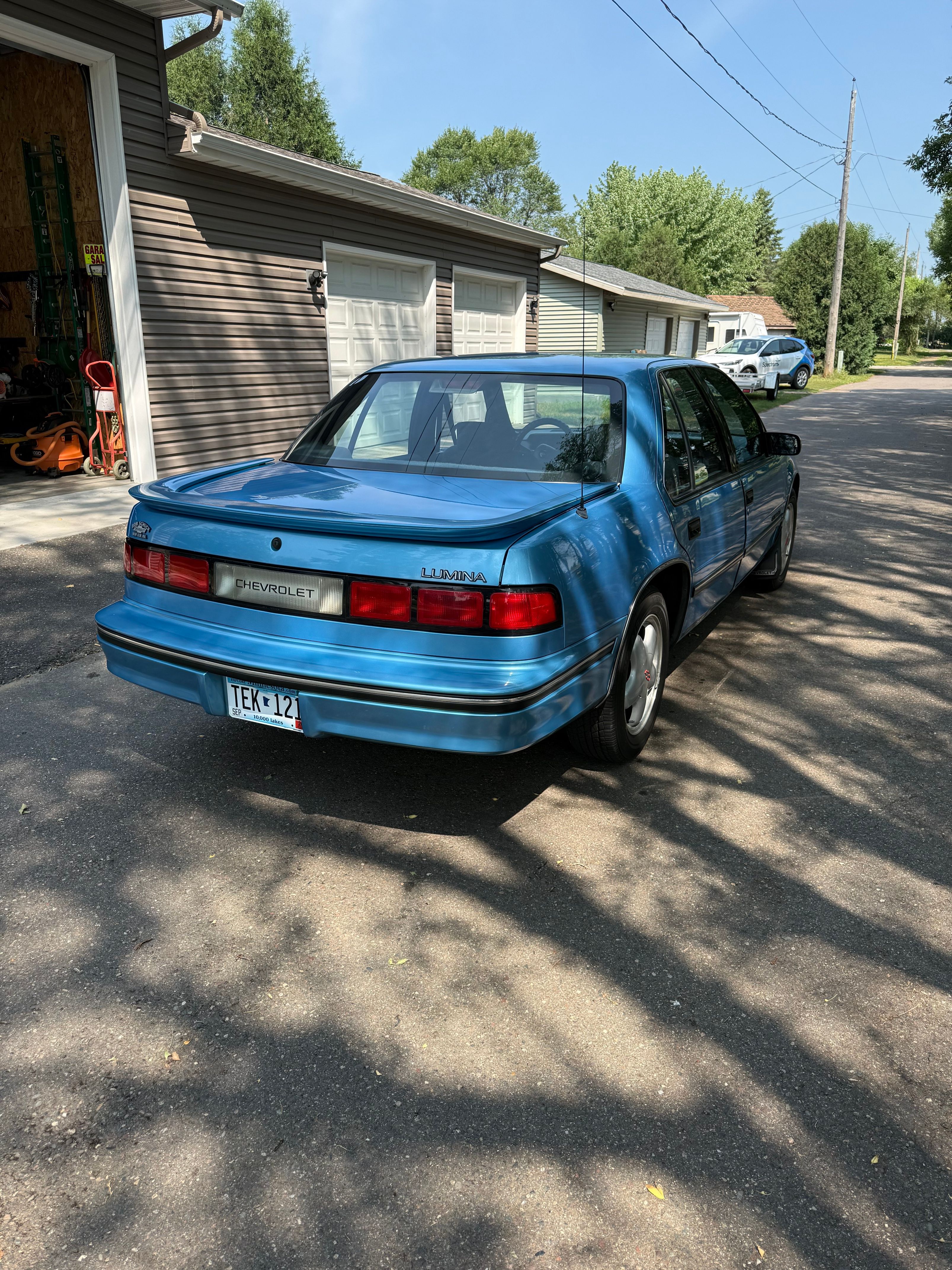 Used 1992 Chevrolet Lumina Sedan FWD image 2