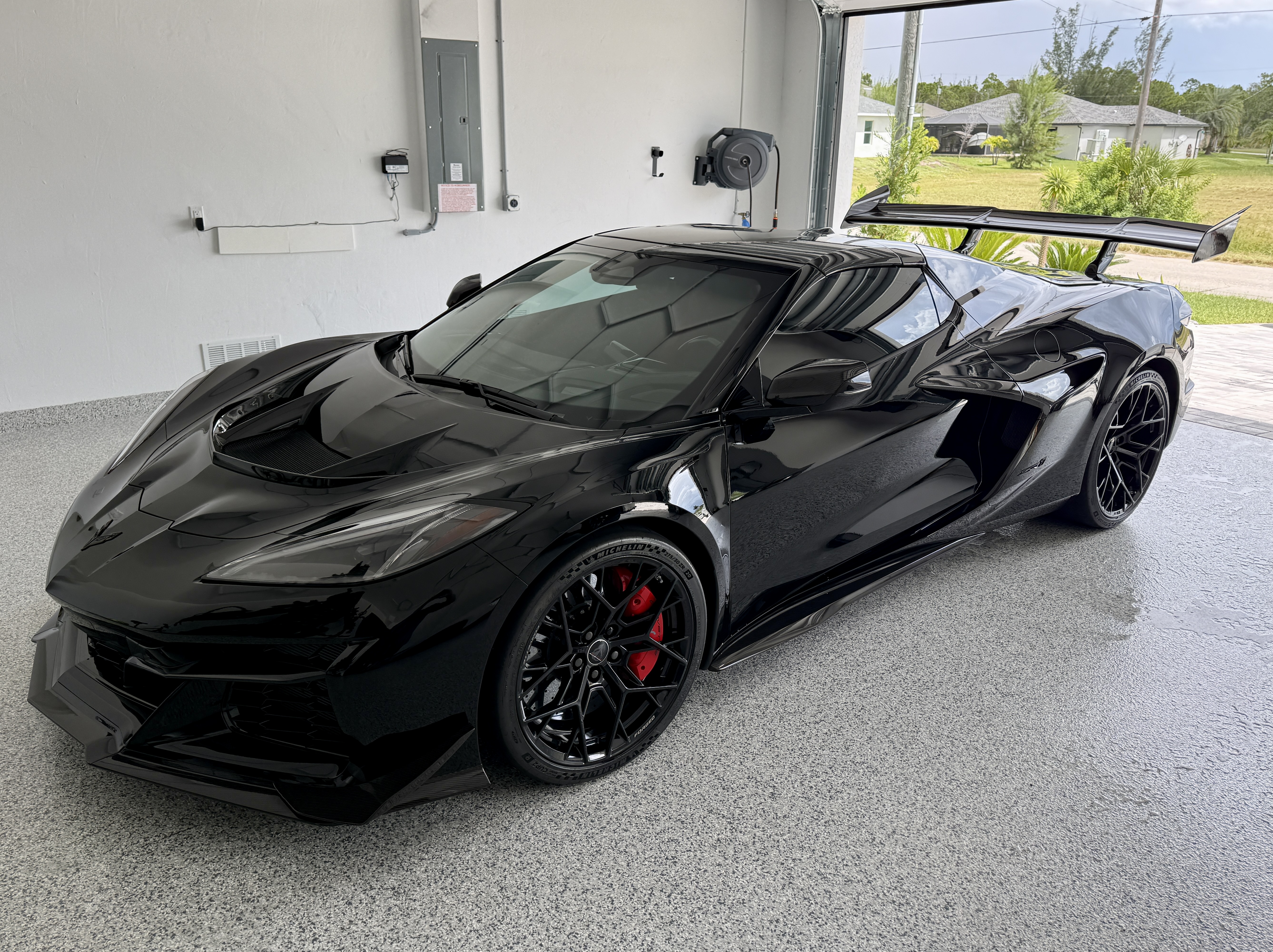 Used 2026 Chevrolet Corvette ZR1 w/ ZR1 Carbon Fiber Aero Package RWD image 1