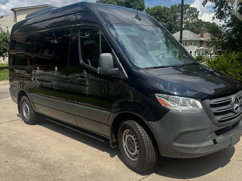 Used 2023 Mercedes-Benz Sprinter 2500 image 1