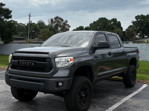 Used 2015 Toyota Tundra SR5 w/ SR5 Upgrade Package AWD/4WD image 1