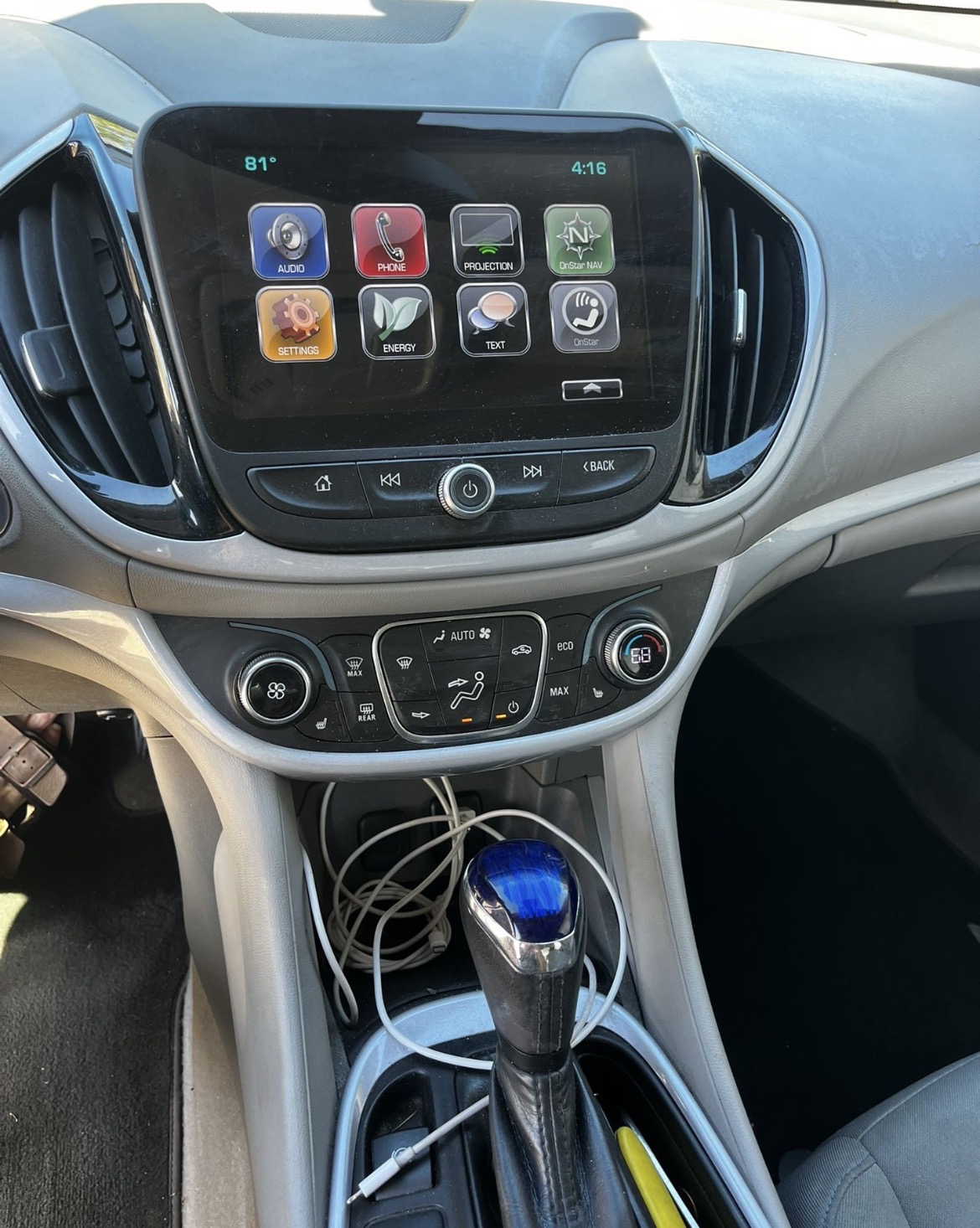 Used 2017 Chevrolet Volt LT w/ Comfort Package FWD image 10