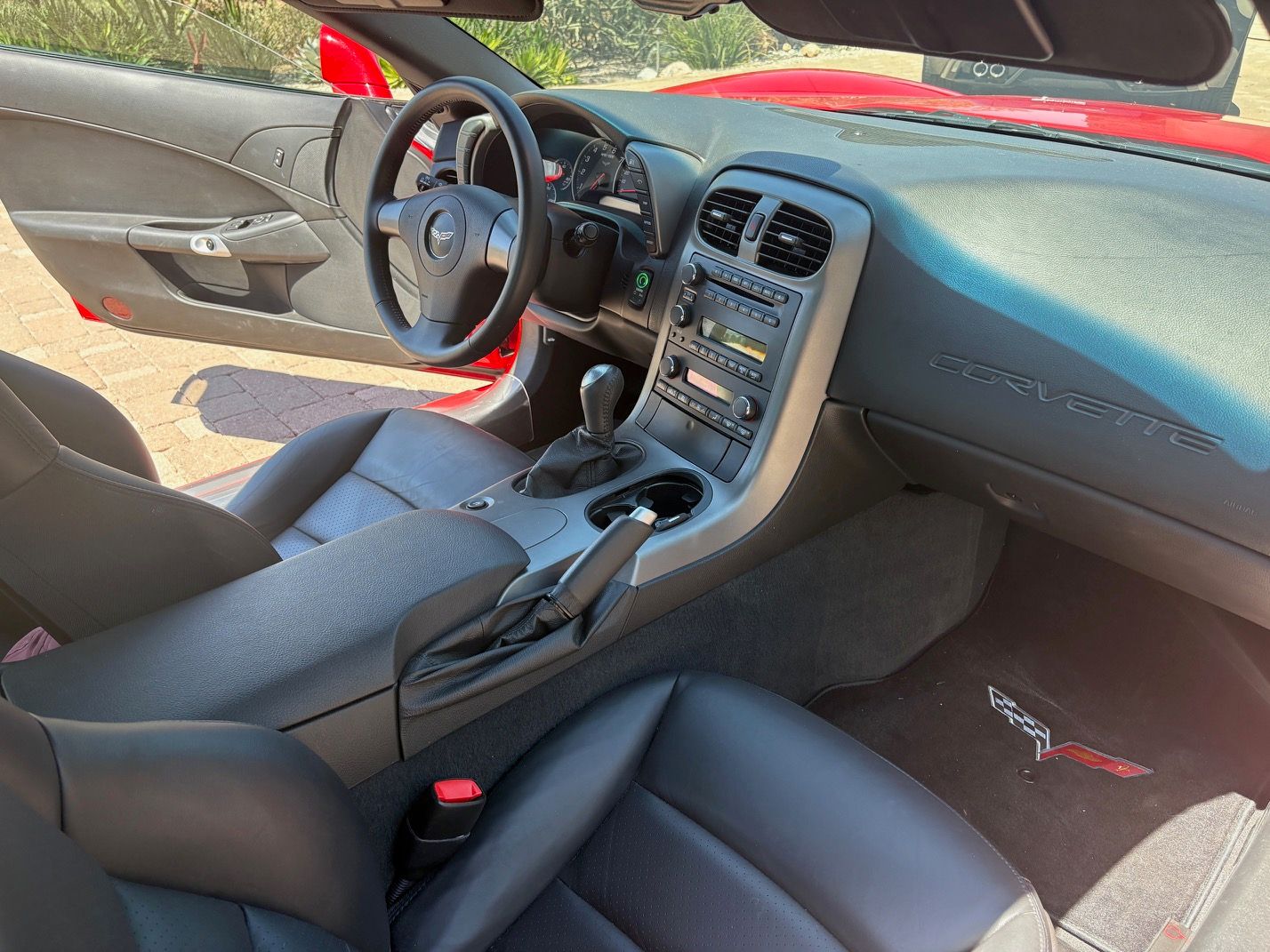 Used 2007 Chevrolet Corvette Coupe w/ Performance Package RWD image 13