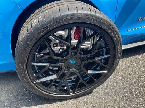Used 2023 Chevrolet Corvette Stingray Premium Conv w/ Z51 Performance Package RWD image 19