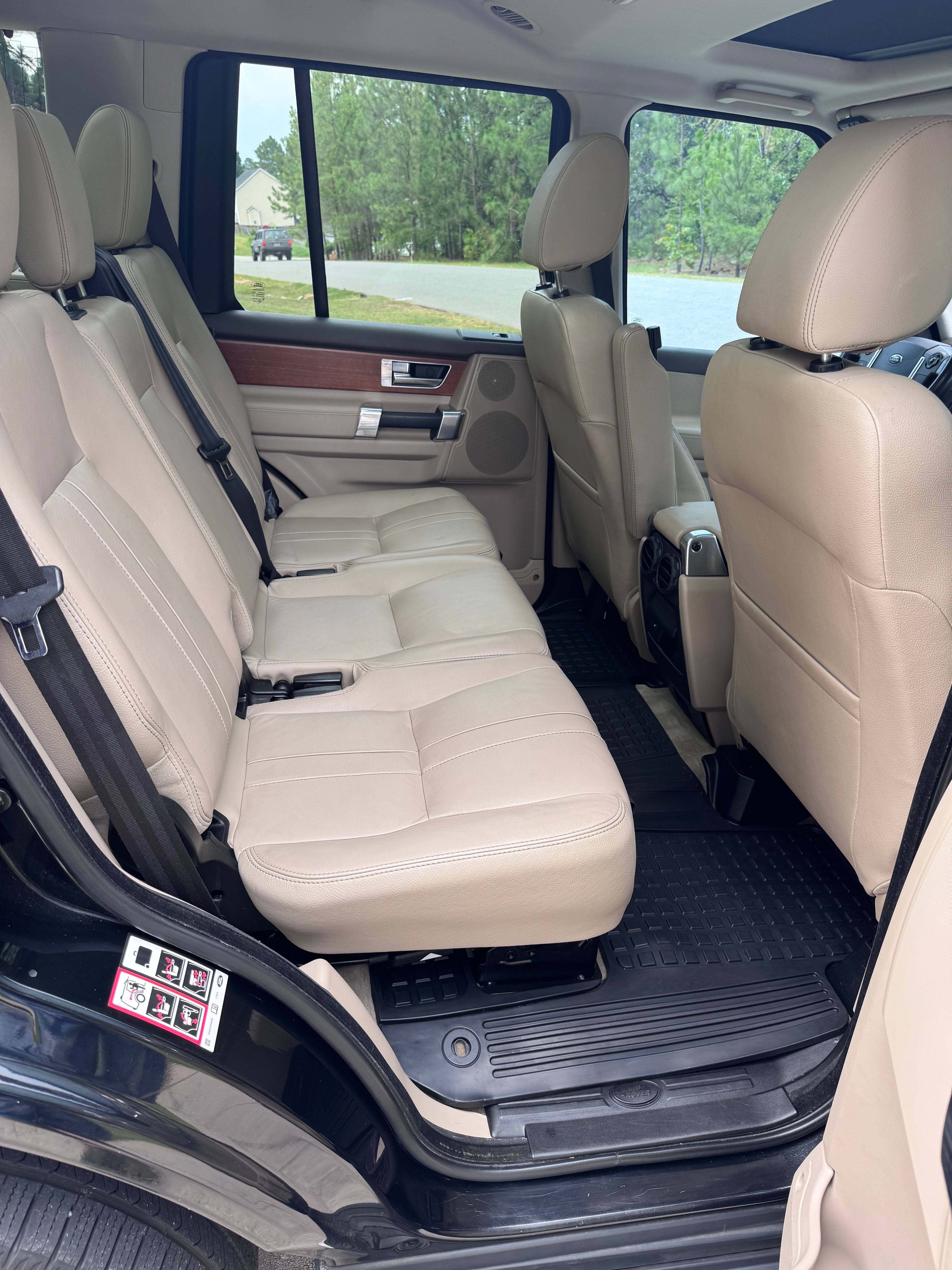Used 2015 Land Rover LR4 HSE AWD/4WD image 18