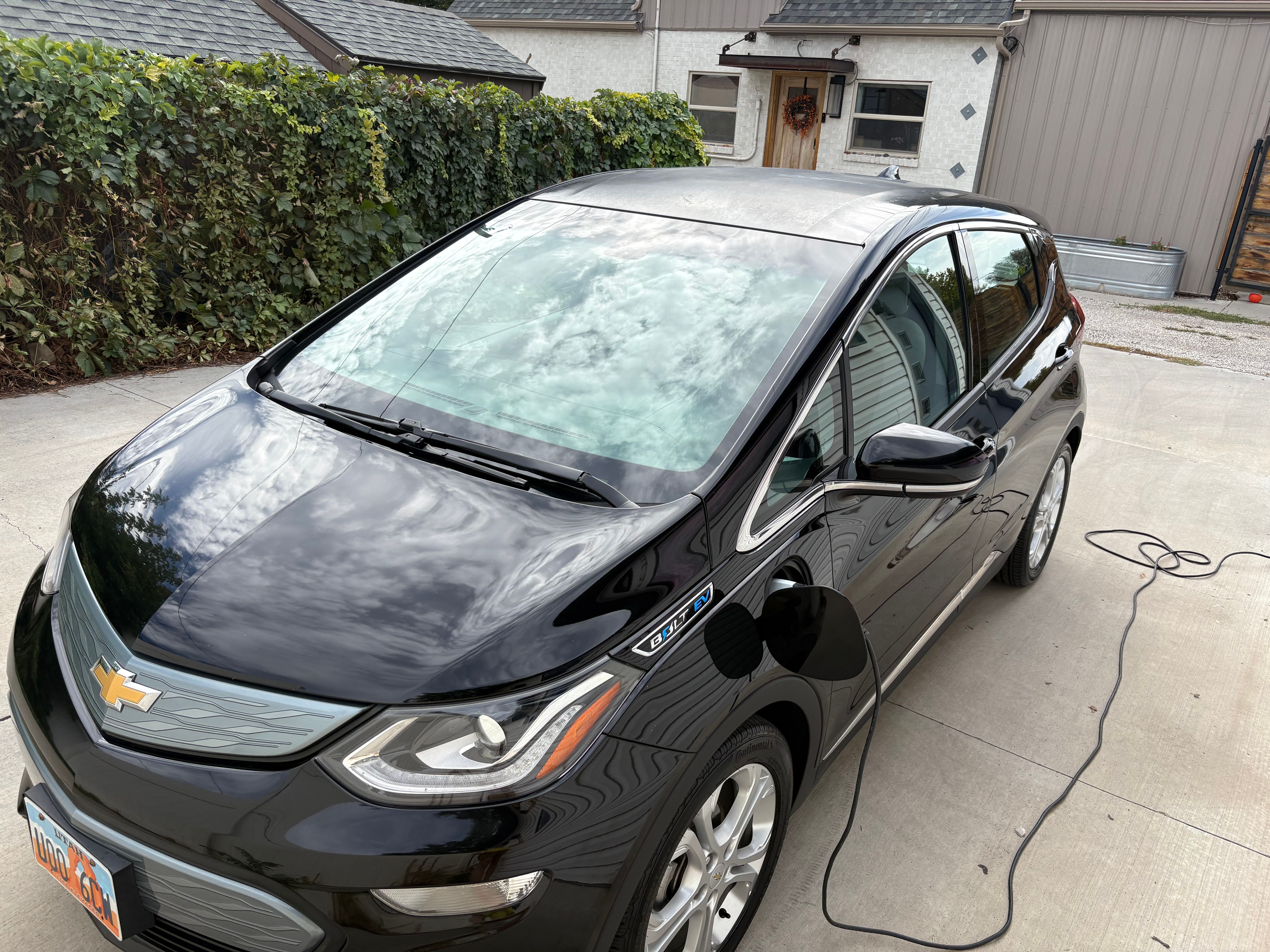 Used 2017 Chevrolet Bolt LT FWD image 1