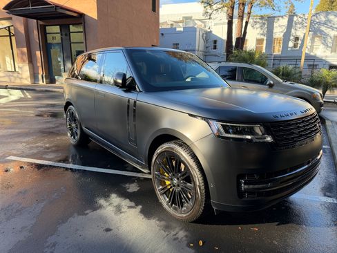 Used 2024 Land Rover Range Rover Autobiography image 4