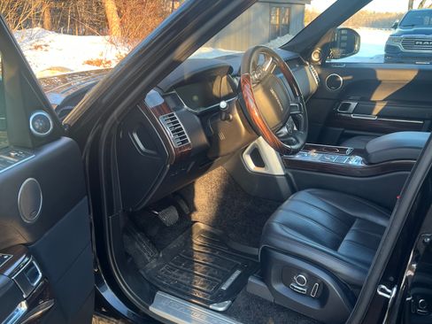 Used 2016 Land Rover Range Rover HSE image 12