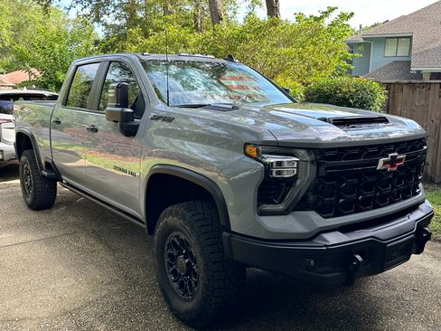 Used 2024 Chevrolet Silverado 2500 ZR2 w/ ZR2 Bison Edition AWD/4WD image 4