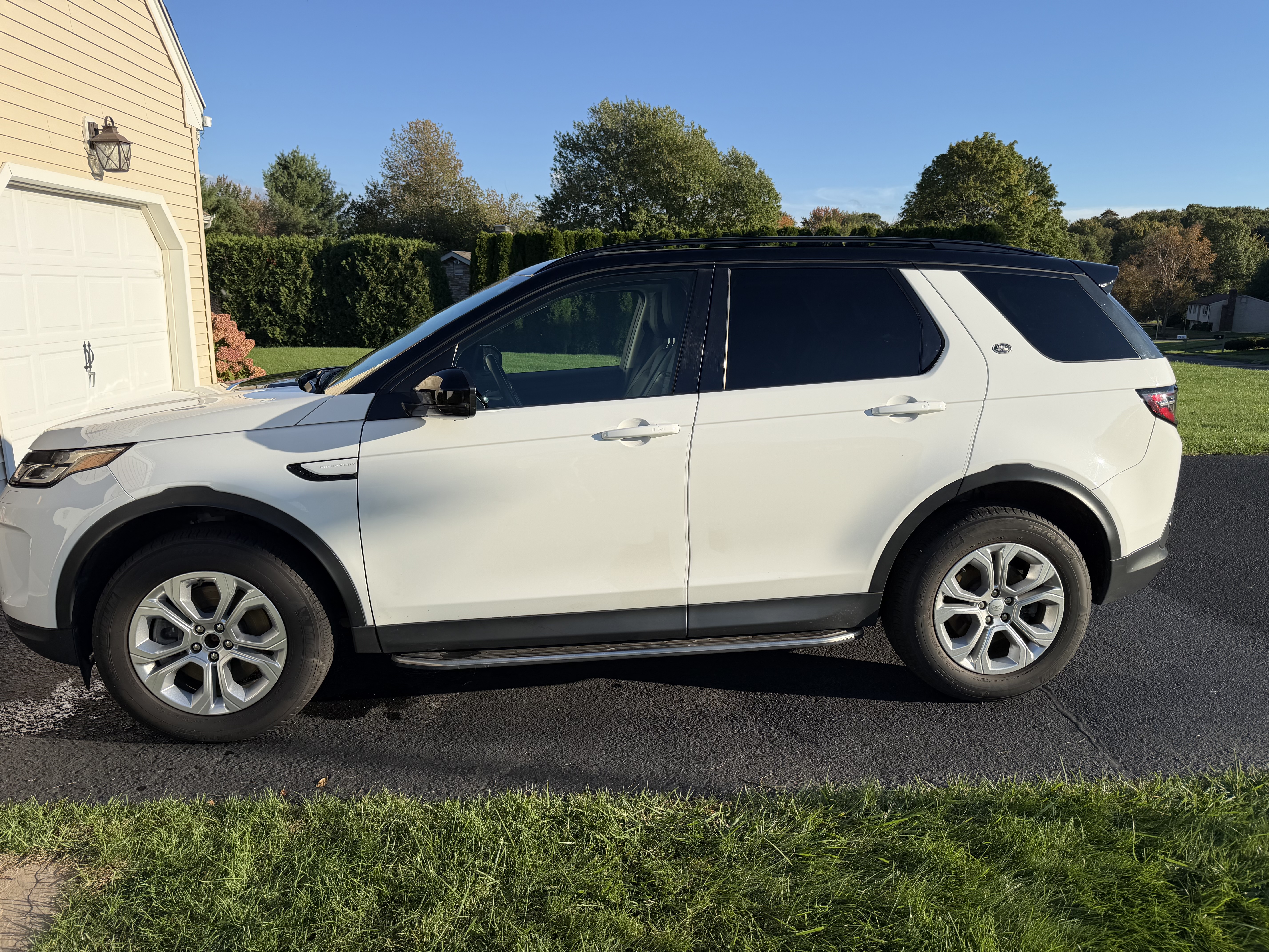 Used 2022 Land Rover Discovery Sport S AWD/4WD image 1