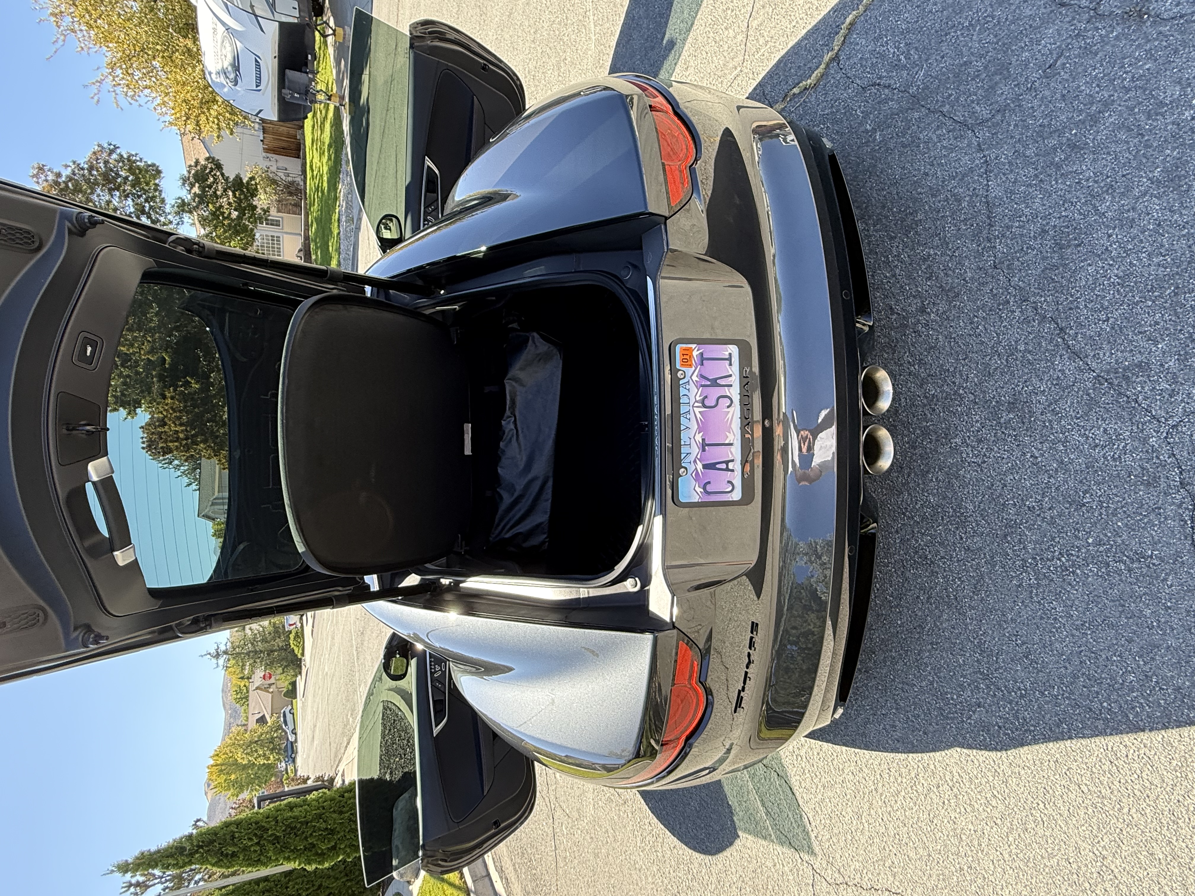 Used 2020 Jaguar F-TYPE R-Dynamic RWD image 5