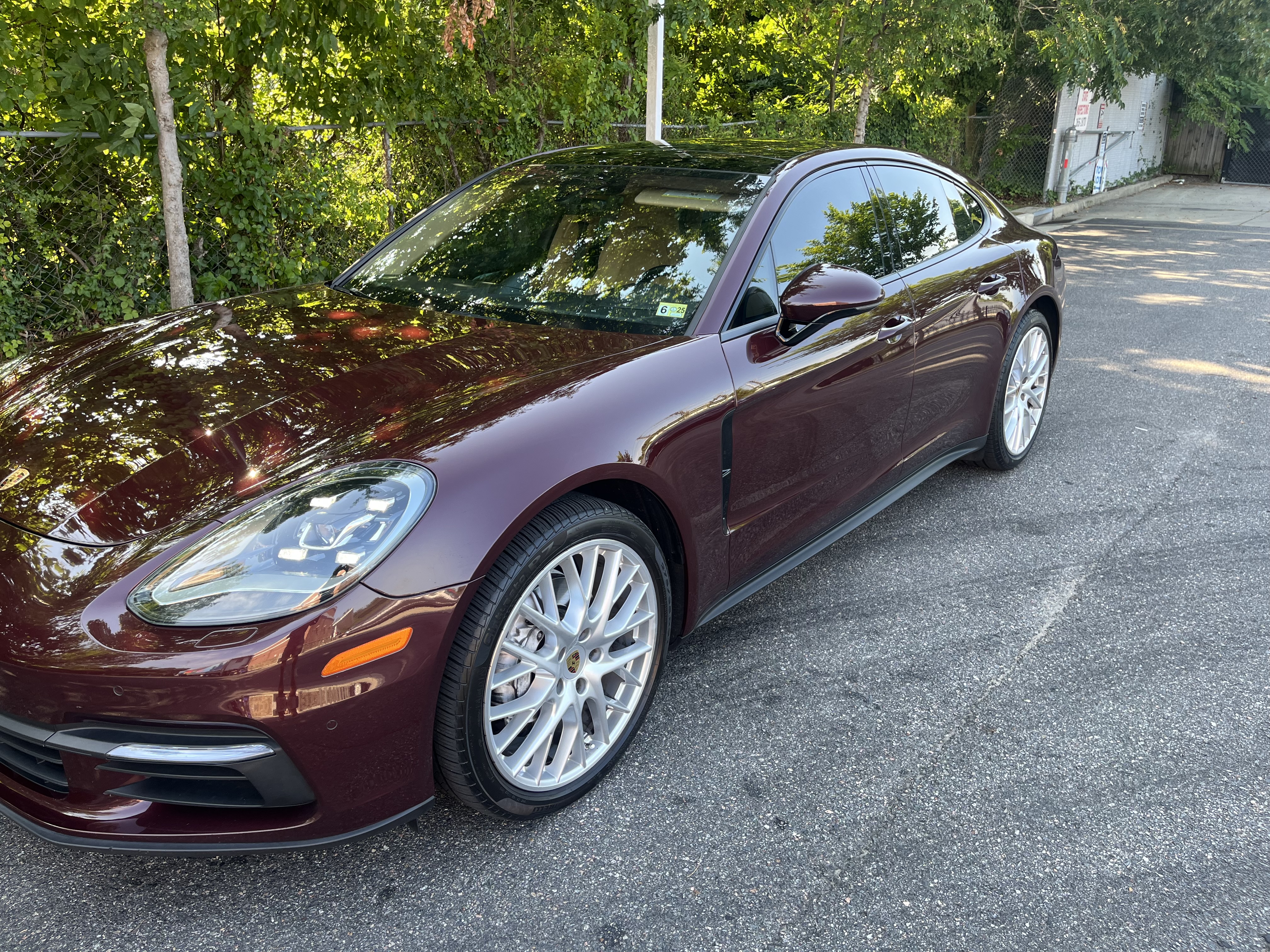 Used 2018 Porsche Panamera 4 AWD/4WD image 1