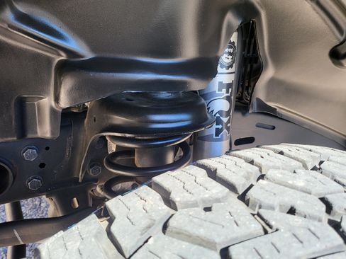 Used 2021 Jeep Gladiator Sport image 12