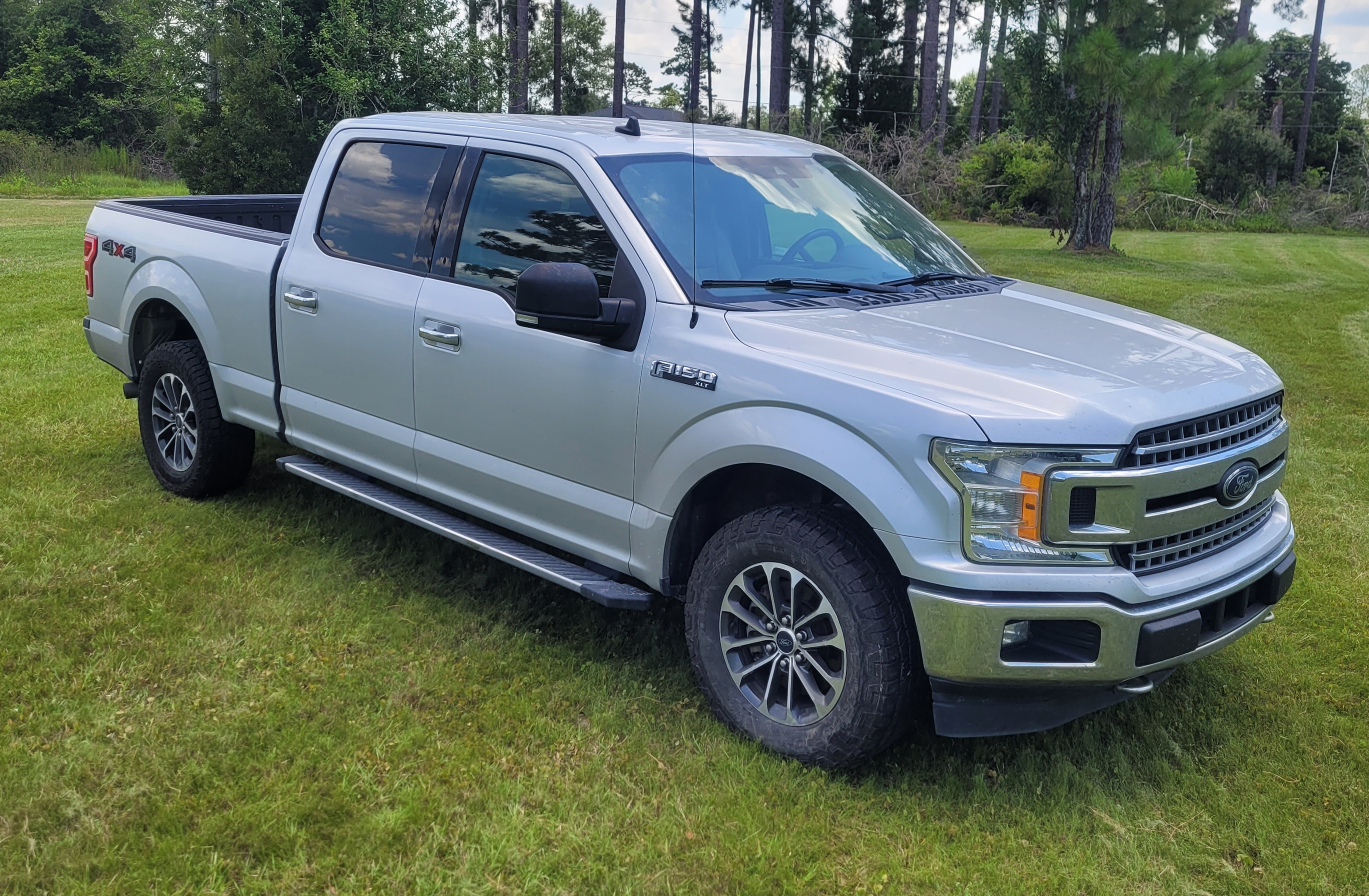 Used 2019 Ford F150 XLT w/ Equipment Group 302A Luxury AWD/4WD image 2
