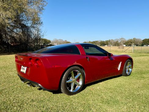 Used 2011 Chevrolet Corvette Coupe 2D w/ Preferred Equipment Group image 2