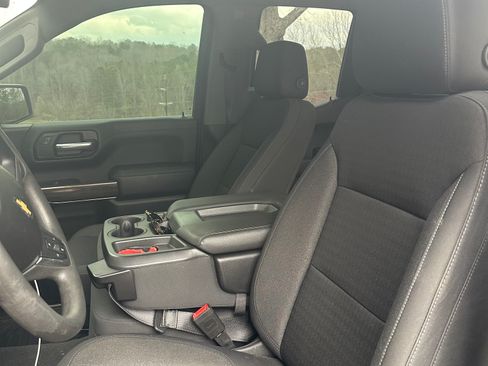 Used 2020 Chevrolet Silverado 1500 LT w/ Trailering Package image 4