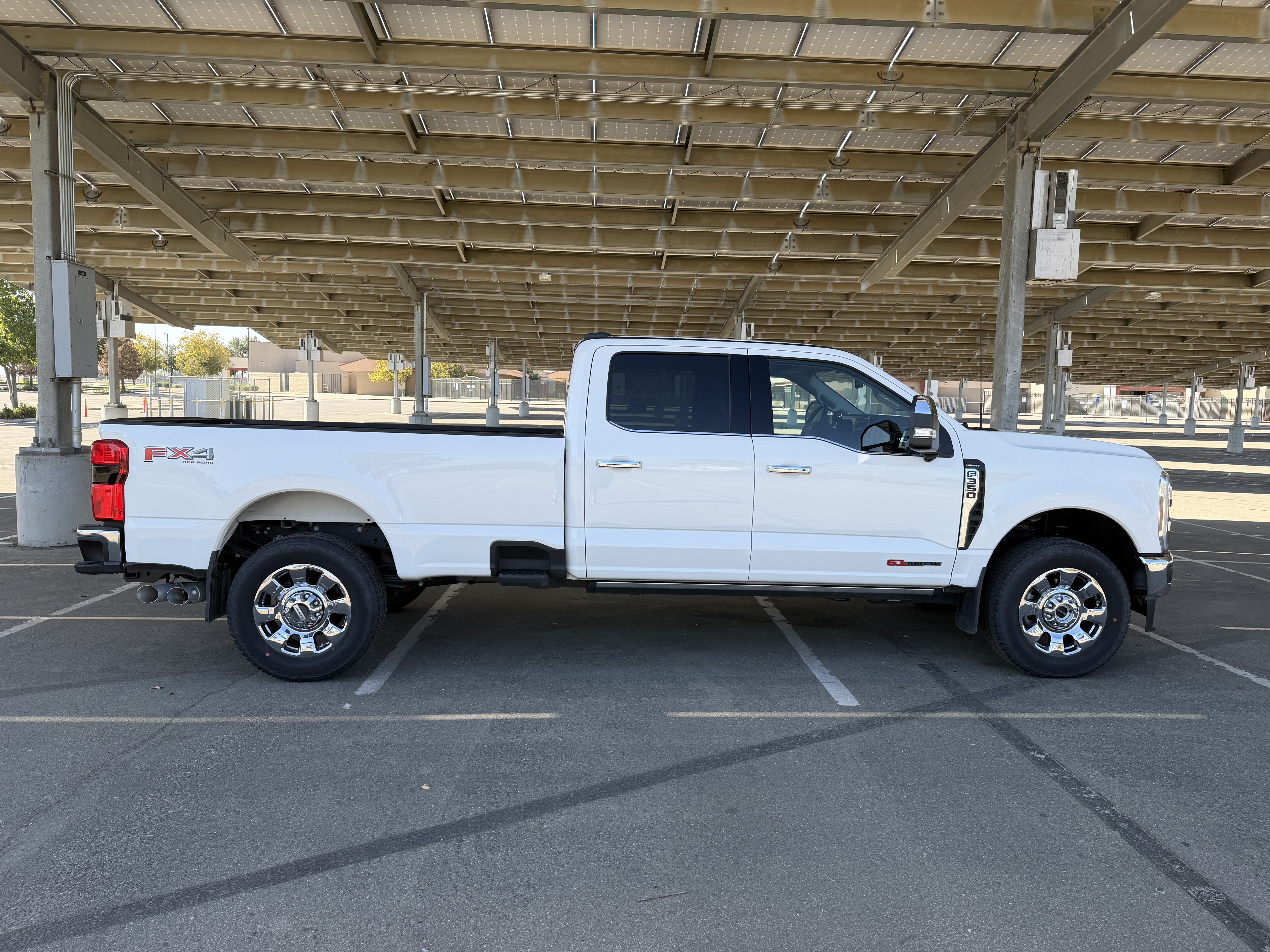 Used 2024 Ford F350 Lariat w/ Lariat Ultimate Package AWD/4WD image 10