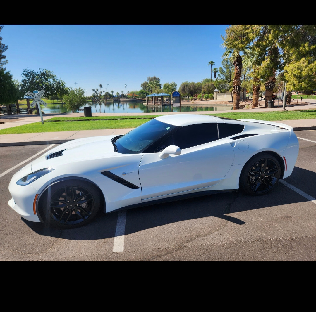 Used 2019 Chevrolet Corvette Stingray Coupe w/ 1LT RWD image 8