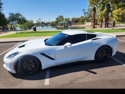 Used 2019 Chevrolet Corvette Stingray Coupe w/ 1LT RWD image 8