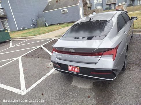Used 2025 Hyundai Elantra SEL image 2