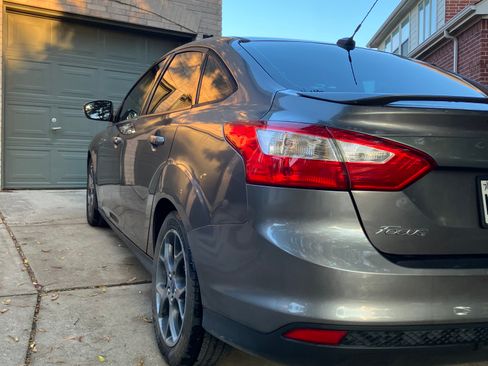 Used 2014 Ford Focus SE w/ Equipment Group 201A image 4