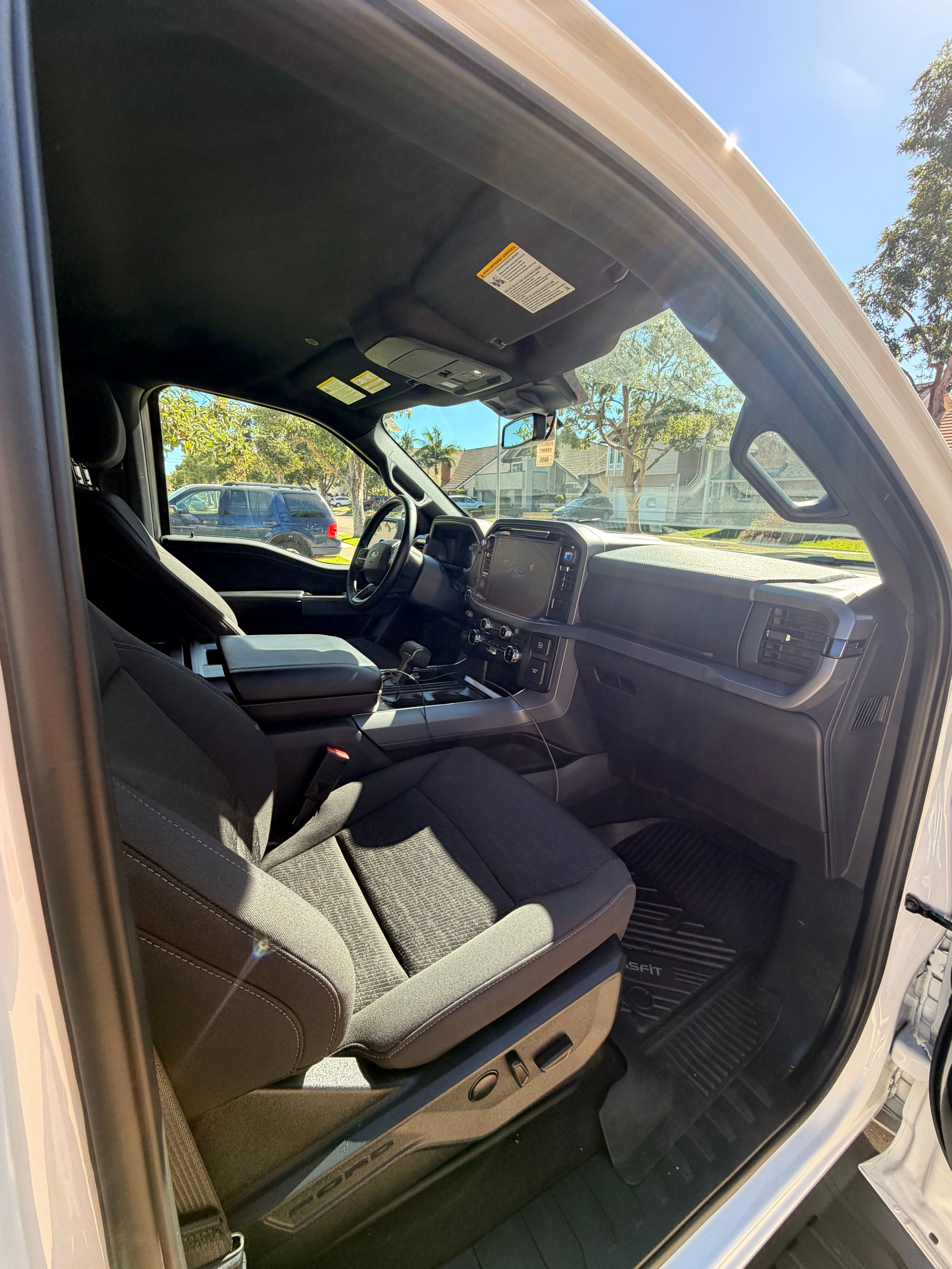 Used 2025 Ford F150 XLT w/ Equipment Group 302A MID AWD/4WD image 4