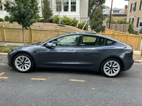 Used 2021 Tesla Model 3 Long Range image 1