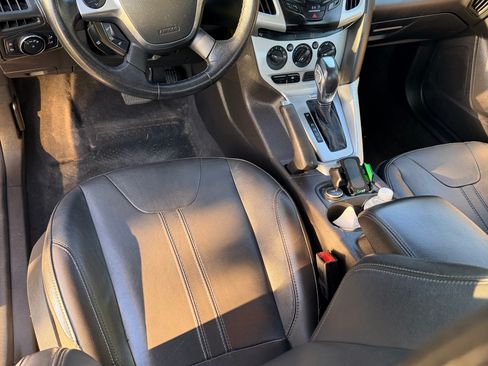 Used 2014 Ford Focus SE w/ Equipment Group 201A FWD image 14