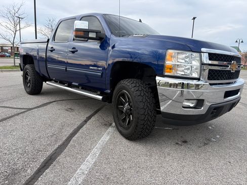 Used 2014 Chevrolet Silverado 2500 LTZ w/ LTZ Plus Package image 10
