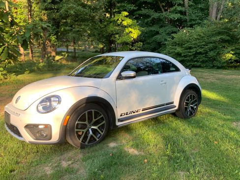 Used 2016 Volkswagen Beetle 1.8T Dune image 4