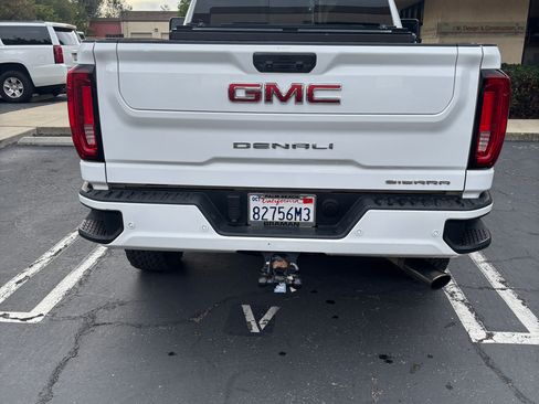 Used 2020 GMC Sierra 2500 Denali w/ Denali Ultimate Package image 9